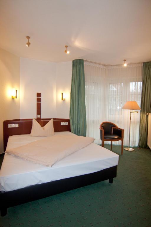 Parkhotel Unter Den Linden Халберщат Стая снимка