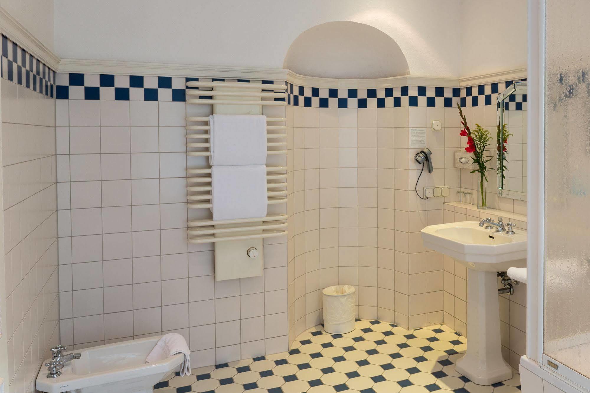 Parkhotel Unter Den Linden Халберщат Екстериор снимка