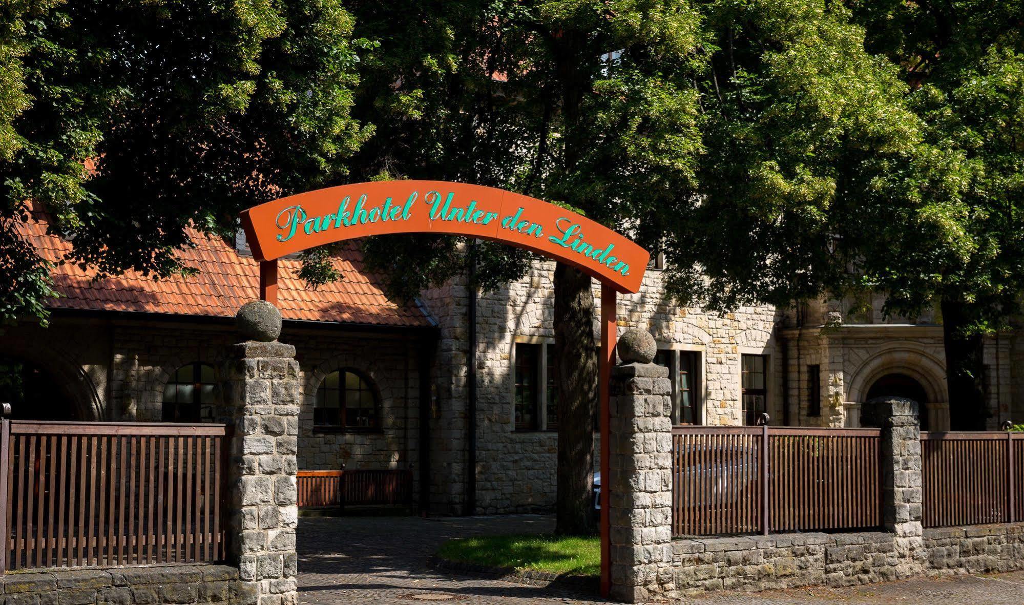 Parkhotel Unter Den Linden Халберщат Екстериор снимка