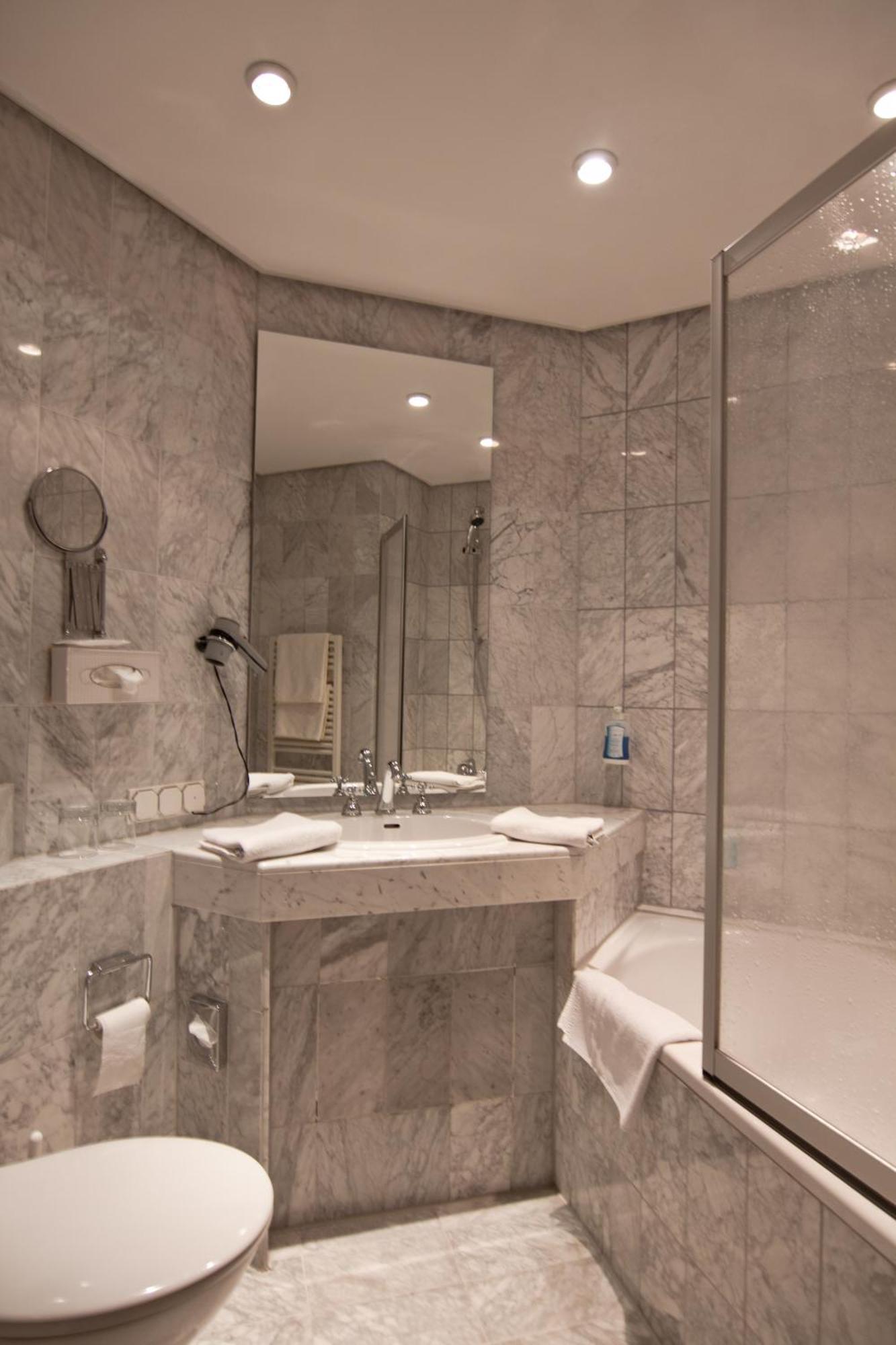 Parkhotel Unter Den Linden Халберщат Екстериор снимка