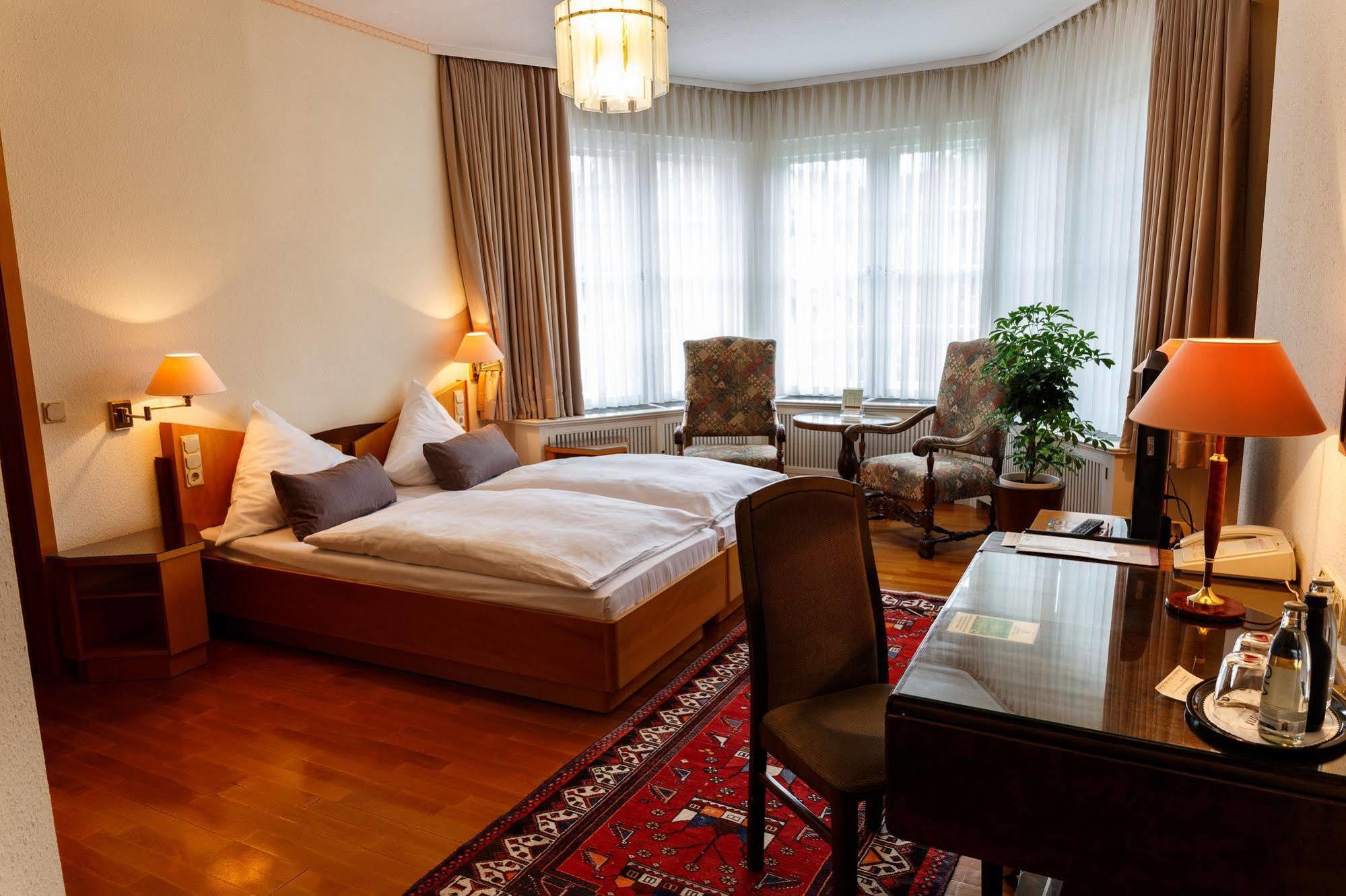 Parkhotel Unter Den Linden Халберщат Екстериор снимка