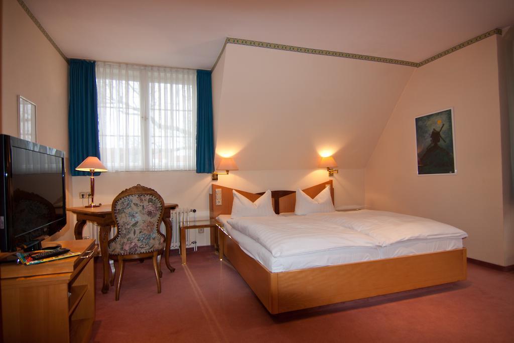 Parkhotel Unter Den Linden Халберщат Екстериор снимка